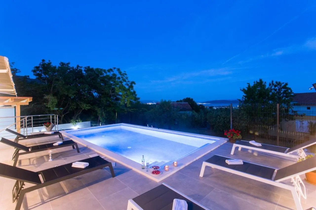 Villa Ivano With Sea&Mountain View Kastel Stari Croatia
